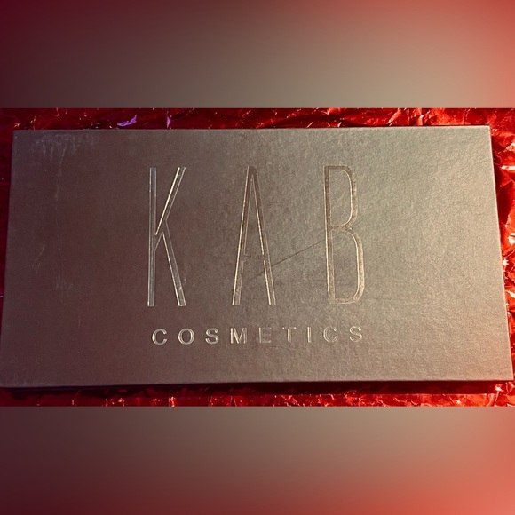 KAB Cosmetics - Contour Vol. No 1 - Picture 3 of 5